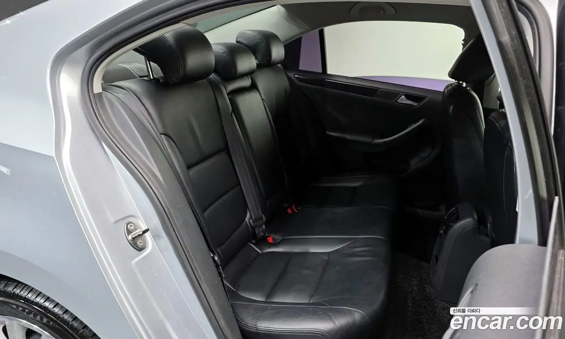 Volkswagen Jetta 2013 1.6 автомат (гидро), фото 12 Volkswagen Jetta 2013 1.6 автомат (гидро), фото 12
