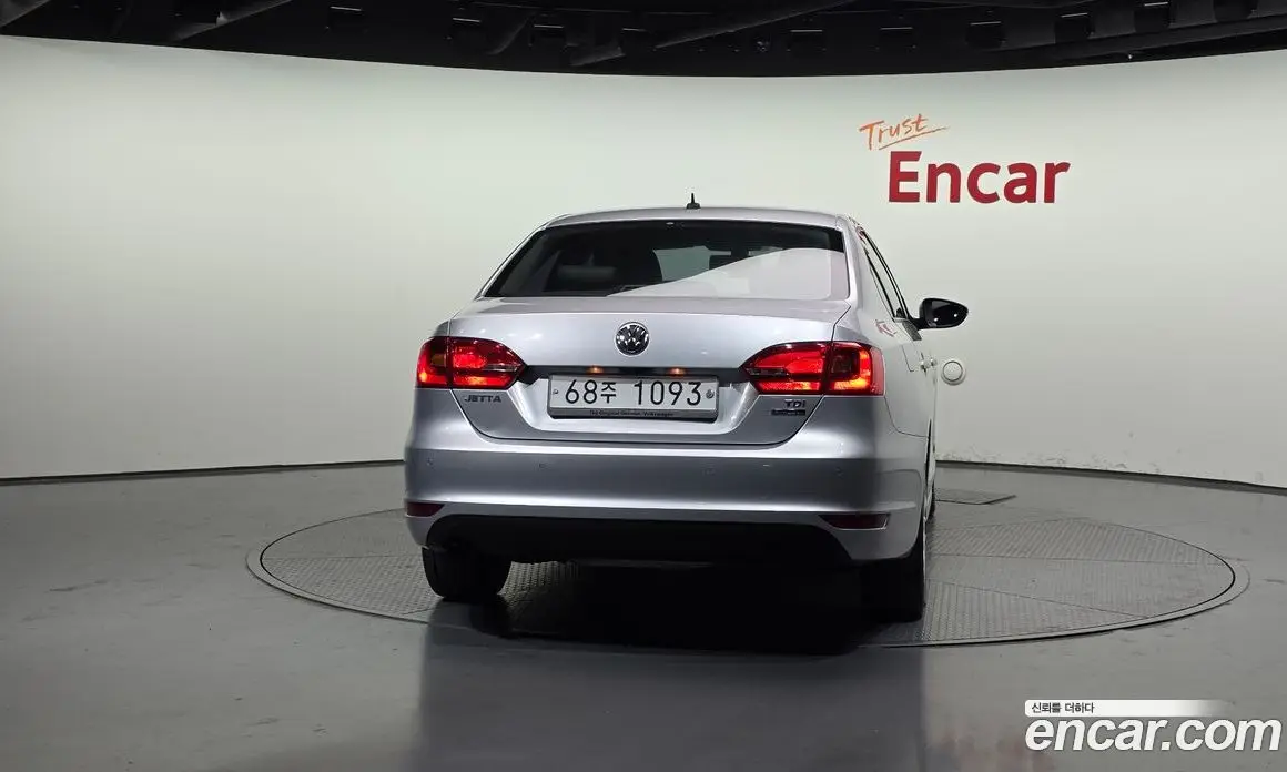 Volkswagen Jetta 2013 1.6 автомат (гидро), фото 4 Volkswagen Jetta 2013 1.6 автомат (гидро), фото 4