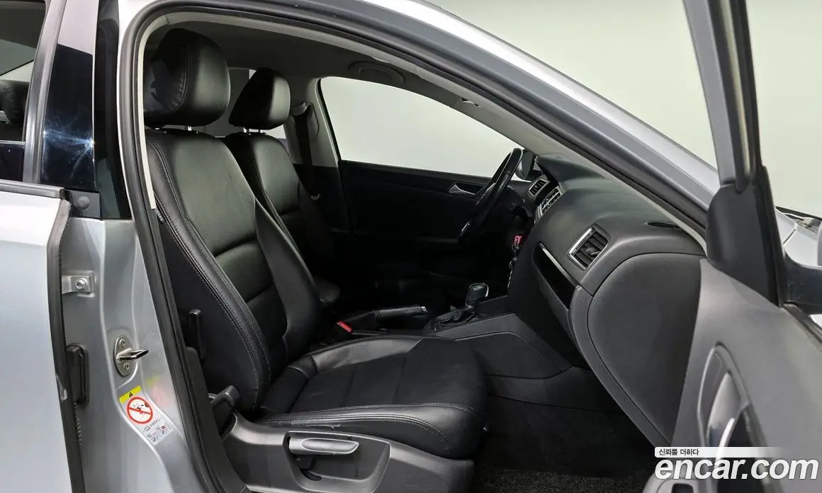 Volkswagen Jetta 2013 1.6 автомат (гидро), фото 10 Volkswagen Jetta 2013 1.6 автомат (гидро), фото 10