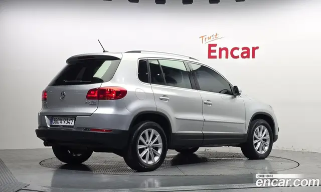 Volkswagen Tiguan 2013 2.0 автомат (гидро), миниатюра 2