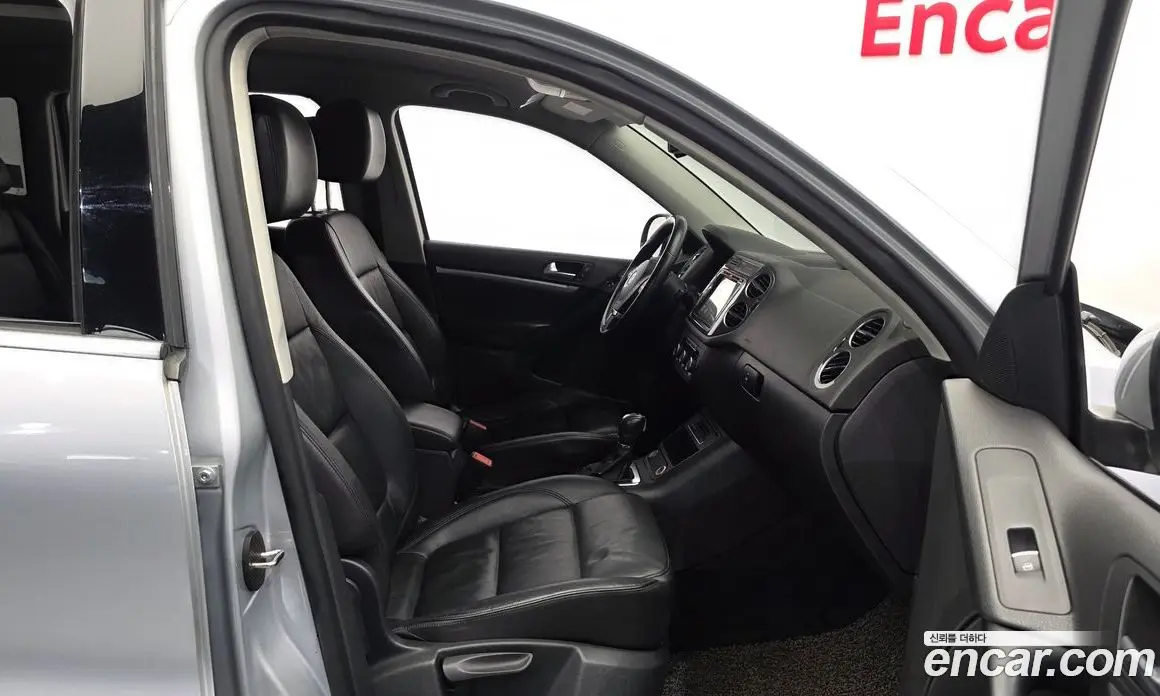 Volkswagen Tiguan 2013 2.0 автомат (гидро), фото 11
