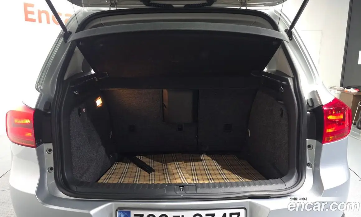 Volkswagen Tiguan 2013 2.0 автомат (гидро), фото 20