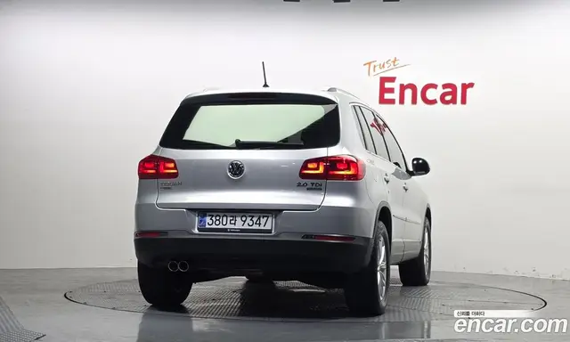 Volkswagen Tiguan 2013 2.0 автомат (гидро), миниатюра 4