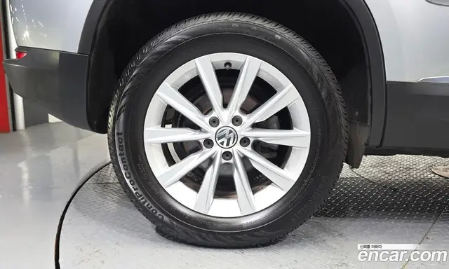 Volkswagen Tiguan 2013 2.0 автомат (гидро), миниатюра 5