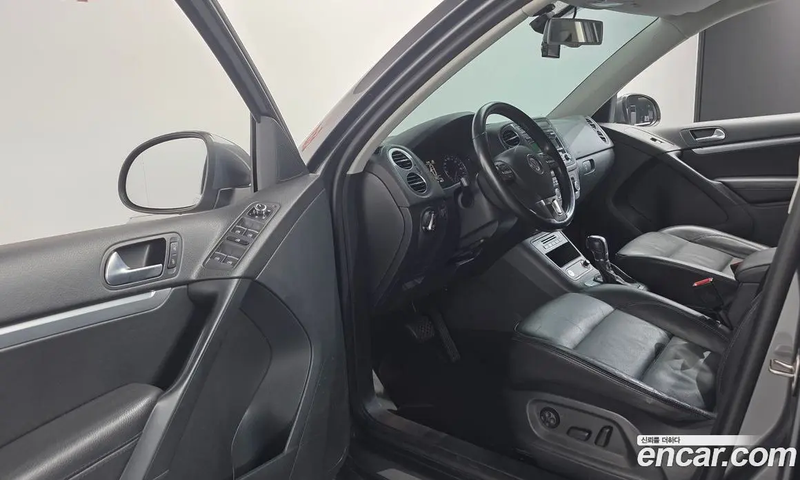Volkswagen Tiguan 2014 2.0 автомат (гидро), фото 11