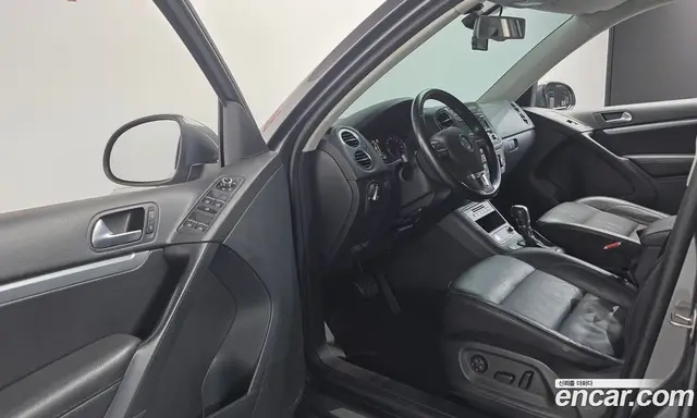 Volkswagen Tiguan 2014 2.0 автомат (гидро), миниатюра 11