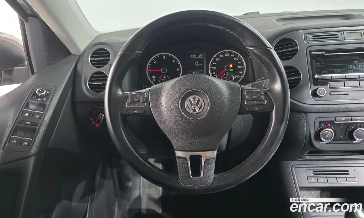 Volkswagen Tiguan 2014 2.0 автомат (гидро), фото 14