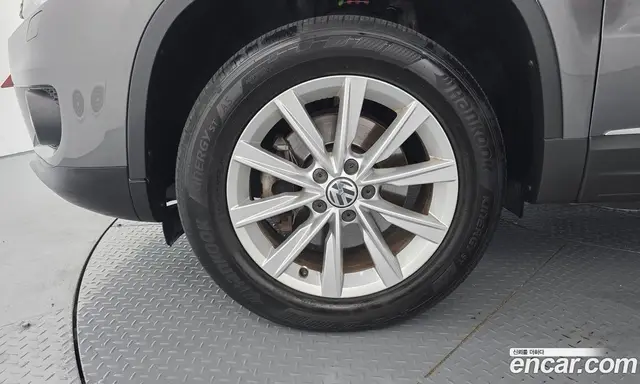 Volkswagen Tiguan 2014 2.0 автомат (гидро), миниатюра 5