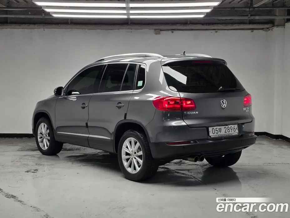 Volkswagen Tiguan 2014 2.0 автомат (гидро), фото 2 Volkswagen Tiguan 2014 2.0 автомат (гидро), фото 2