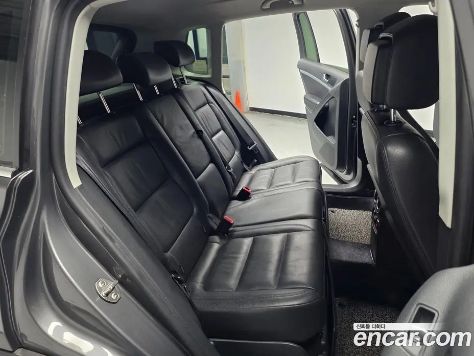 Volkswagen Tiguan 2014 2.0 автомат (гидро), фото 11 Volkswagen Tiguan 2014 2.0 автомат (гидро), фото 11