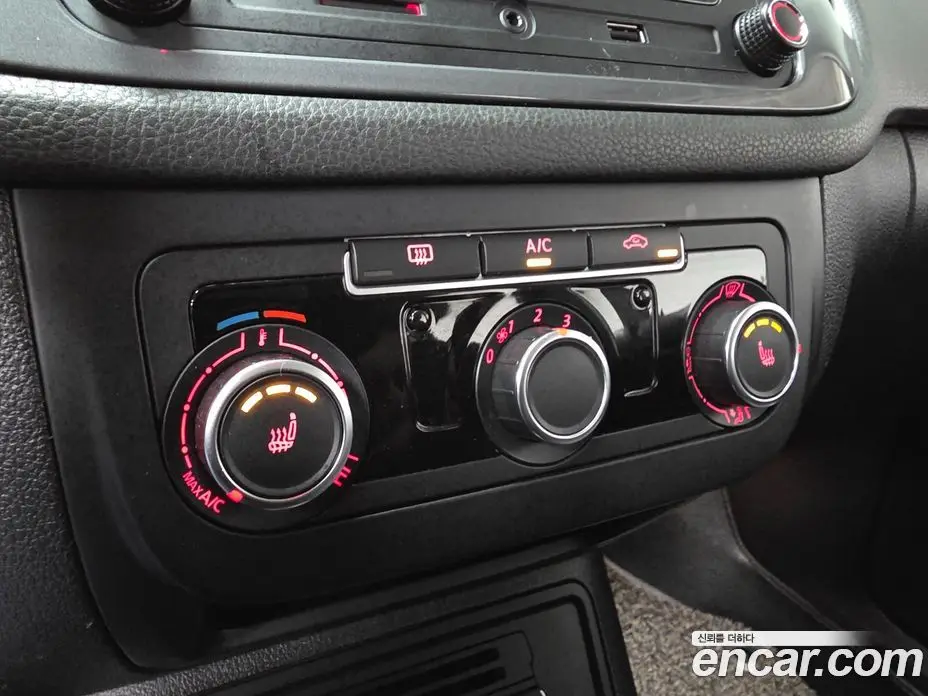 Volkswagen Tiguan 2014 2.0 автомат (гидро), фото 14 Volkswagen Tiguan 2014 2.0 автомат (гидро), фото 14