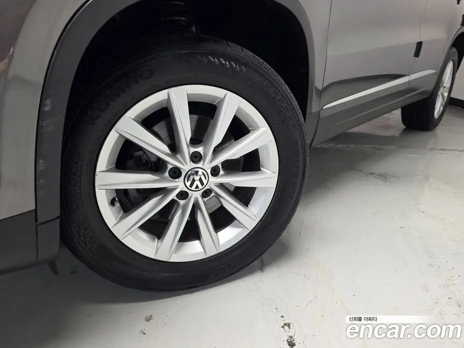 Volkswagen Tiguan 2014 2.0 автомат (гидро), фото 19 Volkswagen Tiguan 2014 2.0 автомат (гидро), фото 19