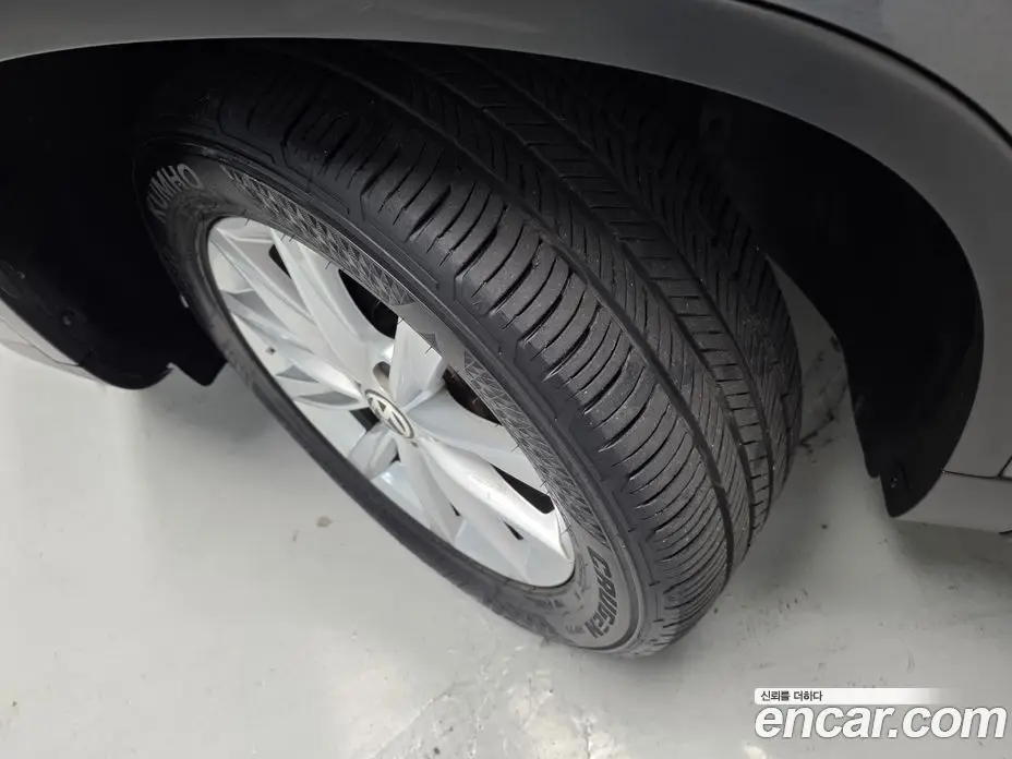Volkswagen Tiguan 2014 2.0 автомат (гидро), фото 20 Volkswagen Tiguan 2014 2.0 автомат (гидро), фото 20