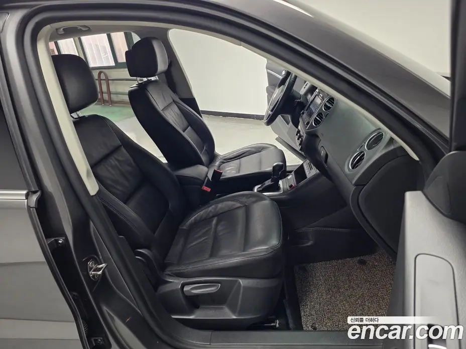 Volkswagen Tiguan 2014 2.0 автомат (гидро), фото 10 Volkswagen Tiguan 2014 2.0 автомат (гидро), фото 10