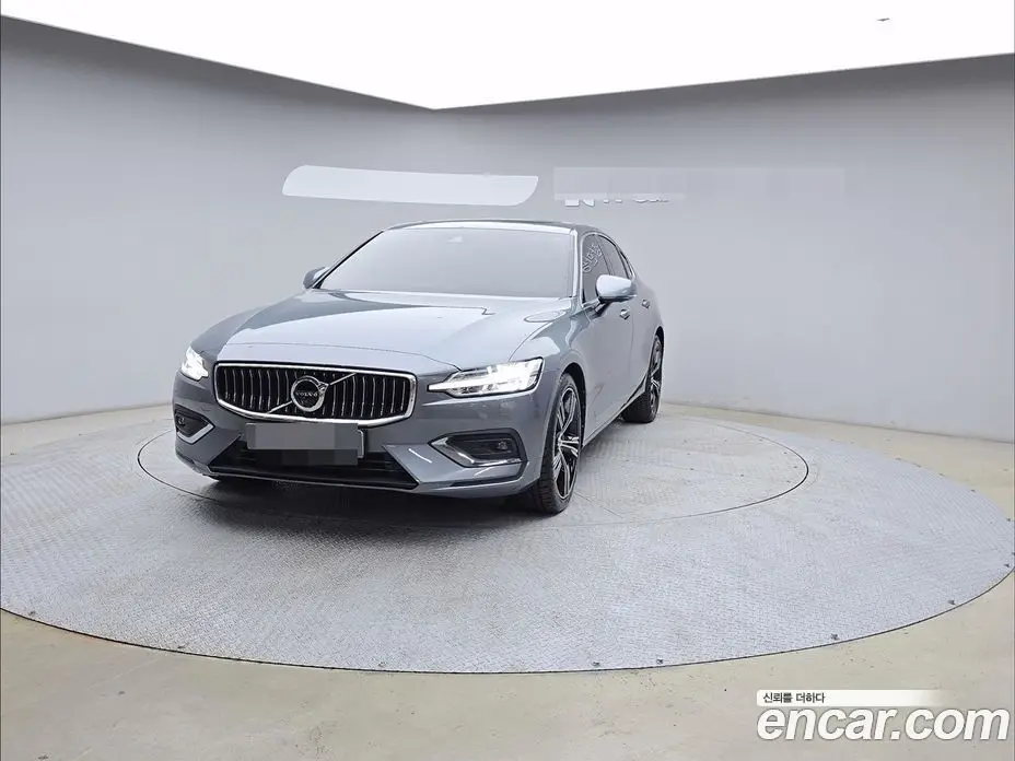 Volvo S60 2021 2.0 автомат (гидро), фото 1 Volvo S60 2021 2.0 автомат (гидро), фото 1