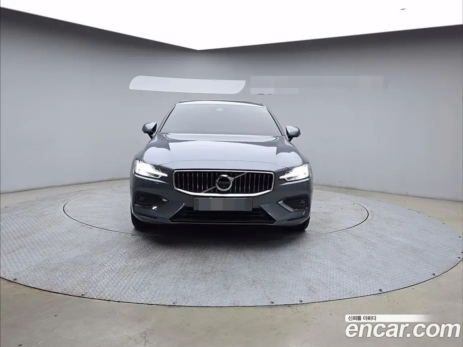 Volvo S60 2021 2.0 автомат (гидро), фото 3 Volvo S60 2021 2.0 автомат (гидро), фото 3