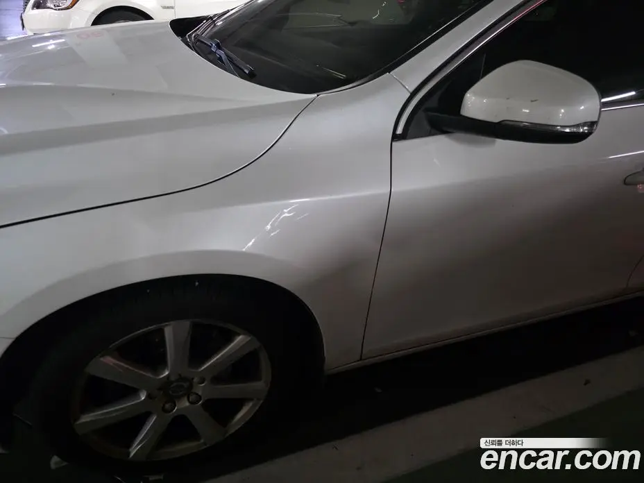 Volvo V60 2017 2.0 автомат (гидро), фото 2 Volvo V60 2017 2.0 автомат (гидро), фото 2
