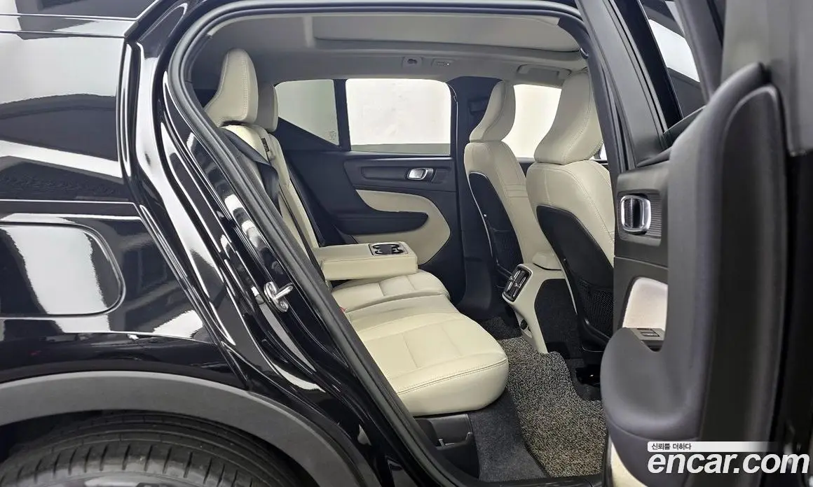 Volvo XC40 2023 2.0 автомат (гидро), фото 12 Volvo XC40 2023 2.0 автомат (гидро), фото 12