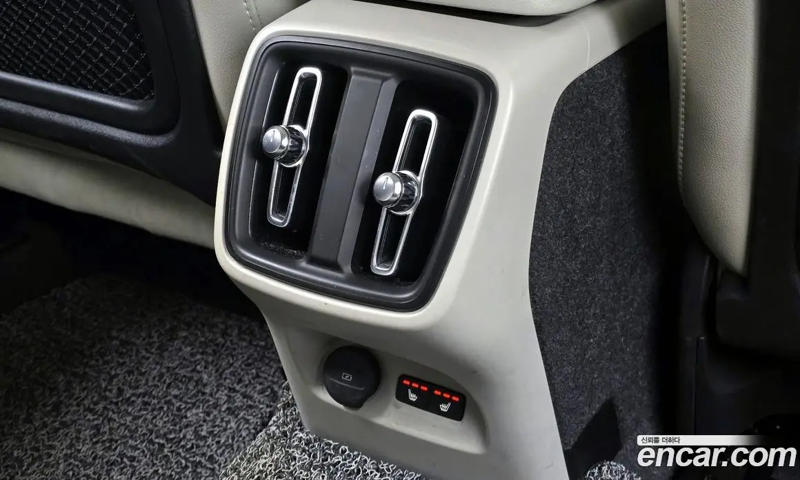 Volvo XC40 2023 2.0 автомат (гидро), фото 19 Volvo XC40 2023 2.0 автомат (гидро), фото 19