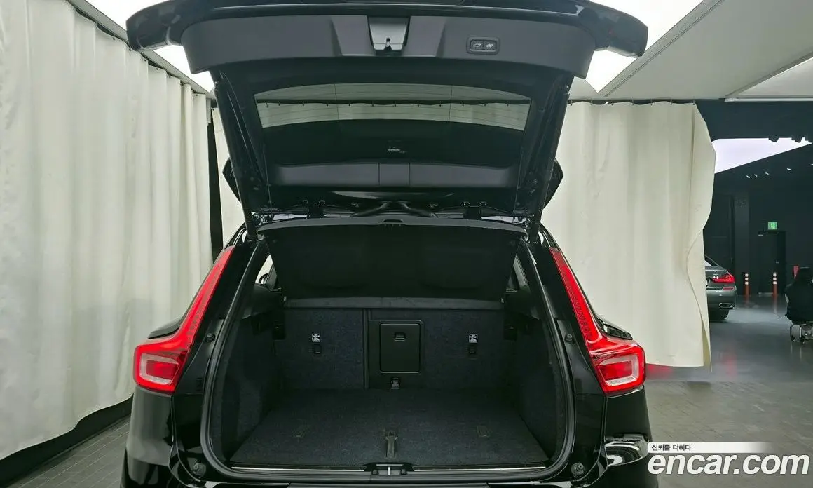 Volvo XC40 2023 2.0 автомат (гидро), фото 20 Volvo XC40 2023 2.0 автомат (гидро), фото 20