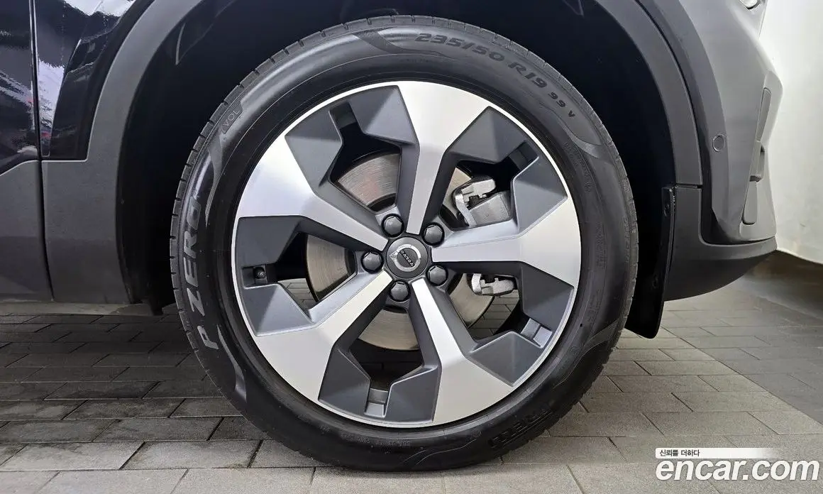 Volvo XC40 2023 2.0 автомат (гидро), фото 5 Volvo XC40 2023 2.0 автомат (гидро), фото 5