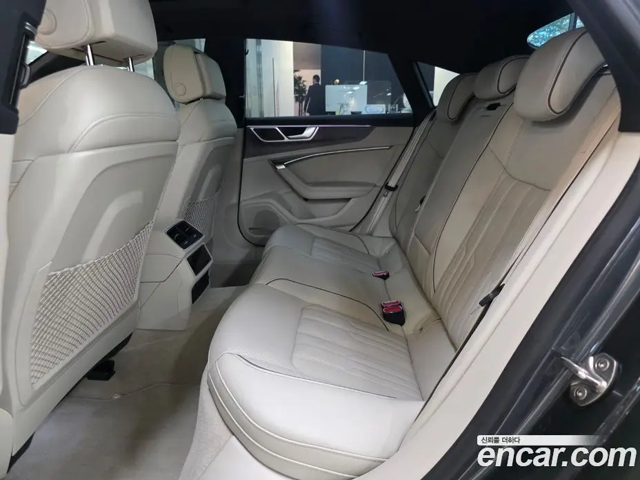 Audi A7 2024 3.0 автомат (гидро), фото 11