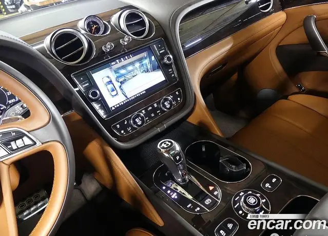 Bentley Bentayga 2020 4.0 автомат (гидро), миниатюра 11