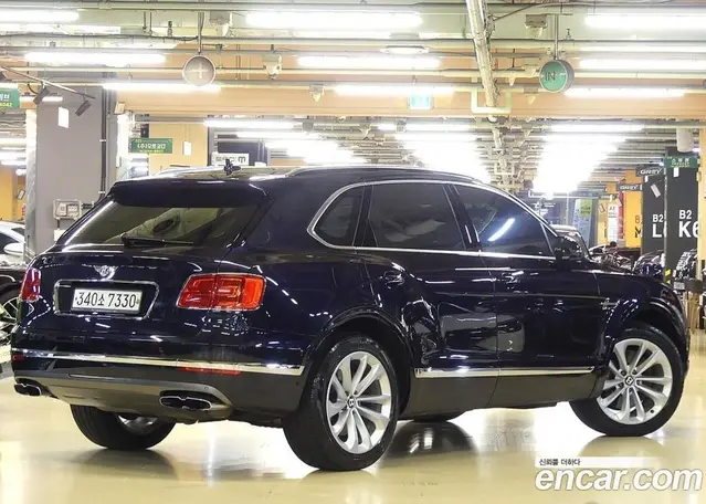 Bentley Bentayga 2020 4.0 автомат (гидро), миниатюра 3