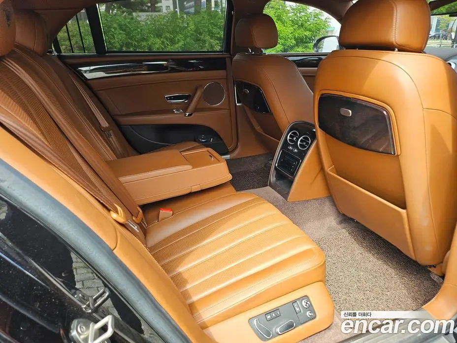 Bentley Flying Spur 2015 4.0 автомат (гидро), фото 12 Bentley Flying Spur 2015 4.0 автомат (гидро), фото 12
