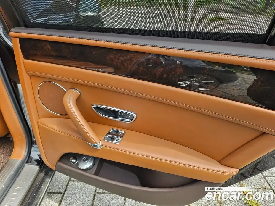 Bentley Flying Spur 2015 4.0 автомат (гидро), фото 14 Bentley Flying Spur 2015 4.0 автомат (гидро), фото 14