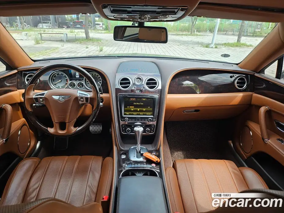 Bentley Flying Spur 2015 4.0 автомат (гидро), фото 16 Bentley Flying Spur 2015 4.0 автомат (гидро), фото 16
