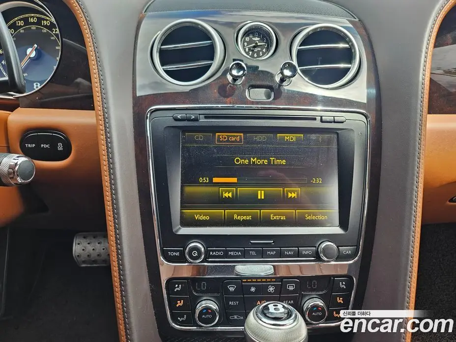 Bentley Flying Spur 2015 4.0 автомат (гидро), фото 17 Bentley Flying Spur 2015 4.0 автомат (гидро), фото 17
