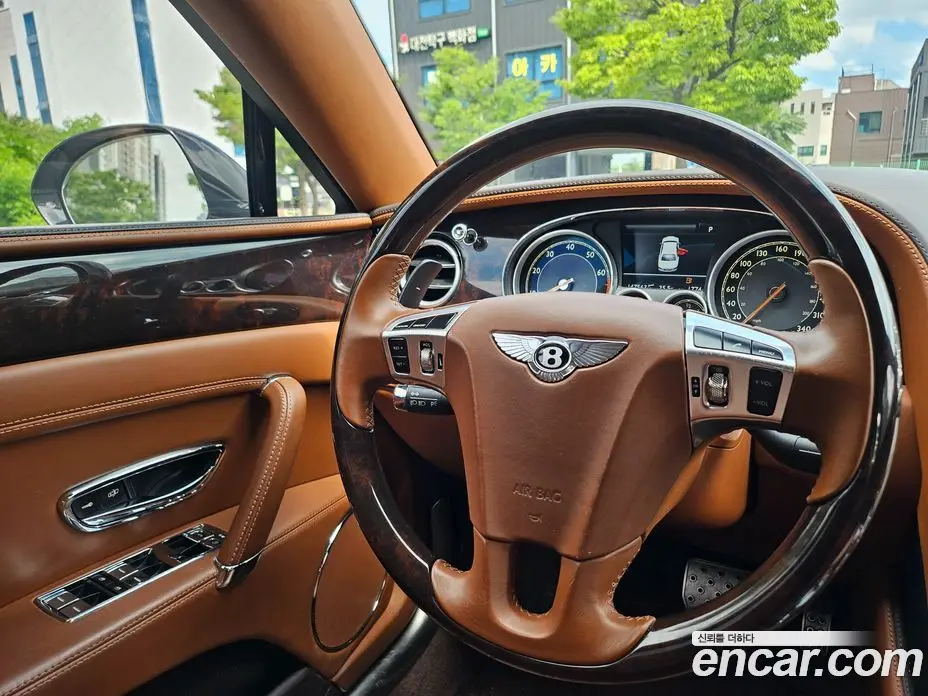 Bentley Flying Spur 2015 4.0 автомат (гидро), фото 19 Bentley Flying Spur 2015 4.0 автомат (гидро), фото 19