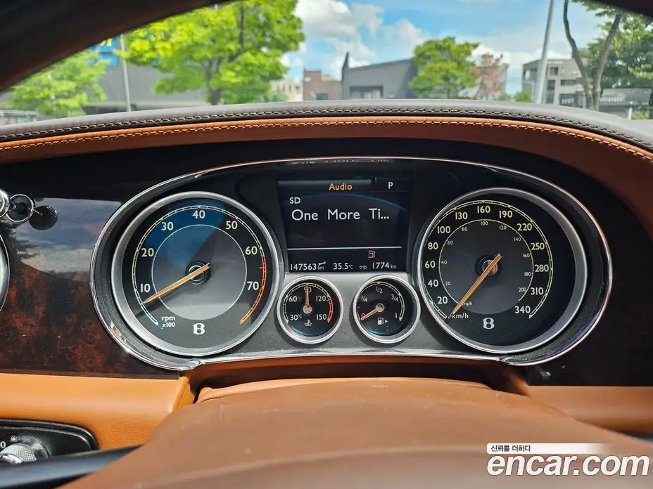 Bentley Flying Spur 2015 4.0 автомат (гидро), фото 20 Bentley Flying Spur 2015 4.0 автомат (гидро), фото 20