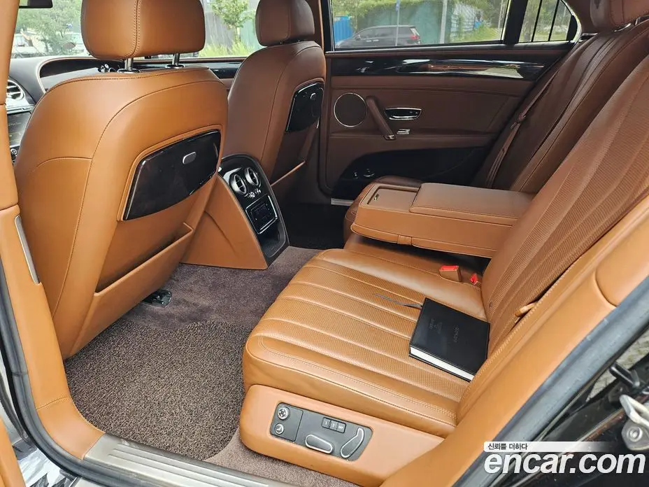 Bentley Flying Spur 2015 4.0 автомат (гидро), фото 9 Bentley Flying Spur 2015 4.0 автомат (гидро), фото 9