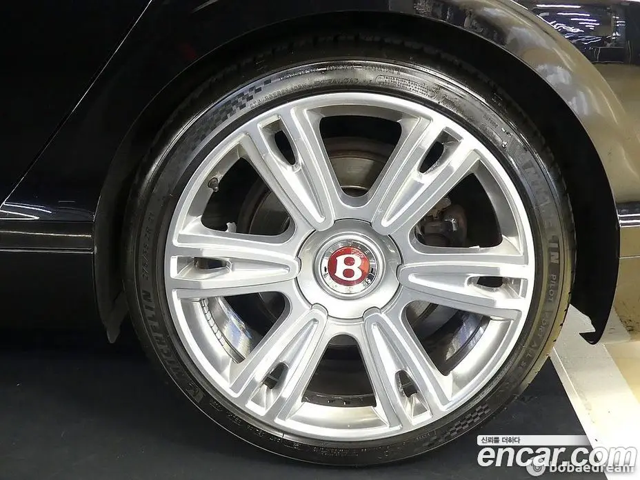Bentley Flying Spur 2016 4.0 автомат (гидро), фото 5 Bentley Flying Spur 2016 4.0 автомат (гидро), фото 5