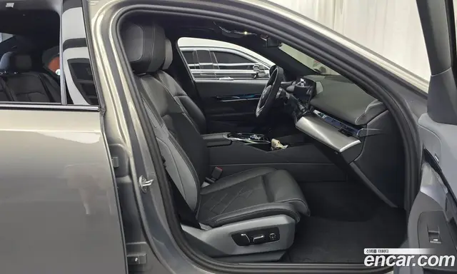 BMW 5 серия 2025 2.0 автомат (гидро), миниатюра 11 BMW 5 серия 2025 2.0 автомат (гидро), миниатюра 11