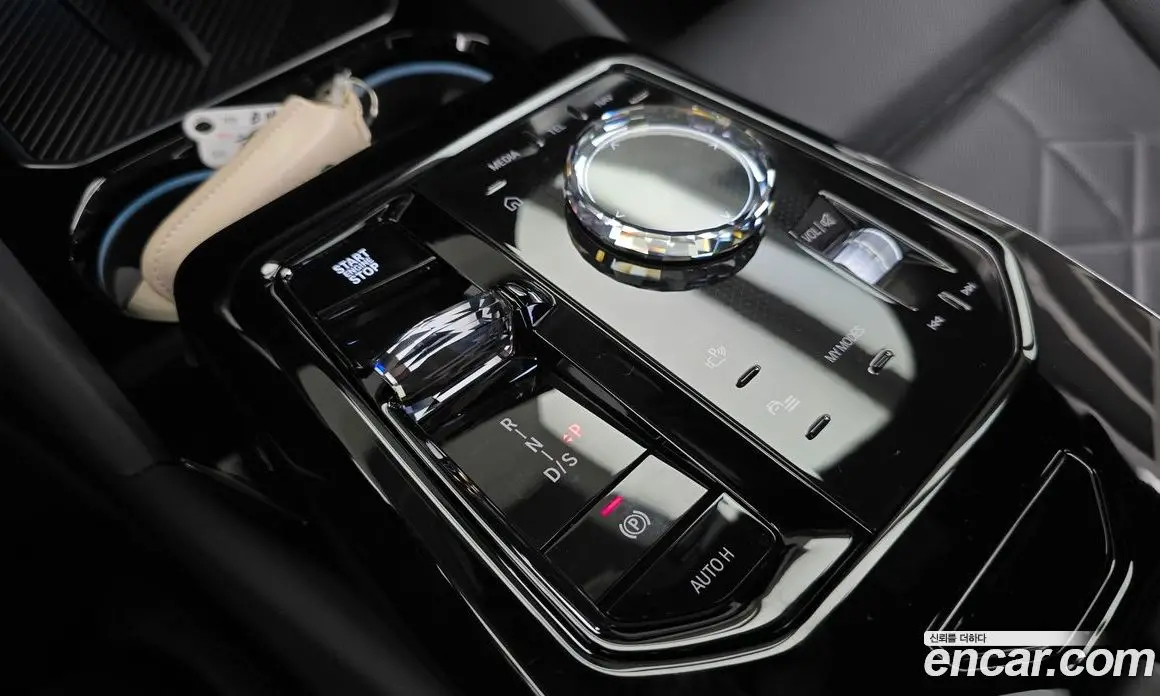 BMW 5 серия 2025 2.0 автомат (гидро), фото 9 BMW 5 серия 2025 2.0 автомат (гидро), фото 9