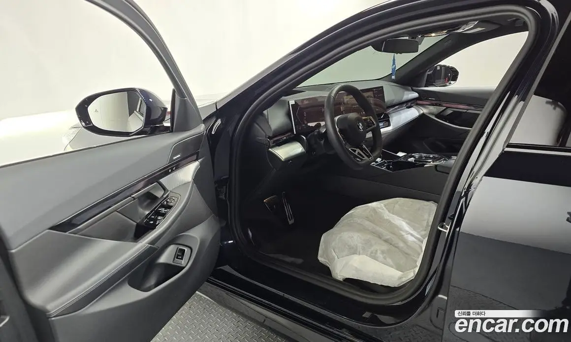 BMW 5 серия 2026 2.0 автомат (гидро), фото 10 BMW 5 серия 2026 2.0 автомат (гидро), фото 10