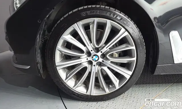 BMW 7 серия 2016 4.4 автомат (гидро), миниатюра 5