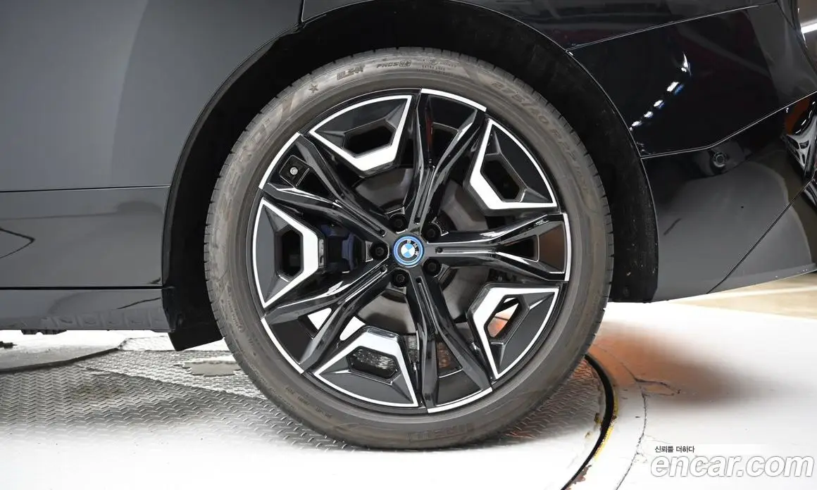 BMW iX 2023 0.3 автомат (гидро), фото 5 BMW iX 2023 0.3 автомат (гидро), фото 5