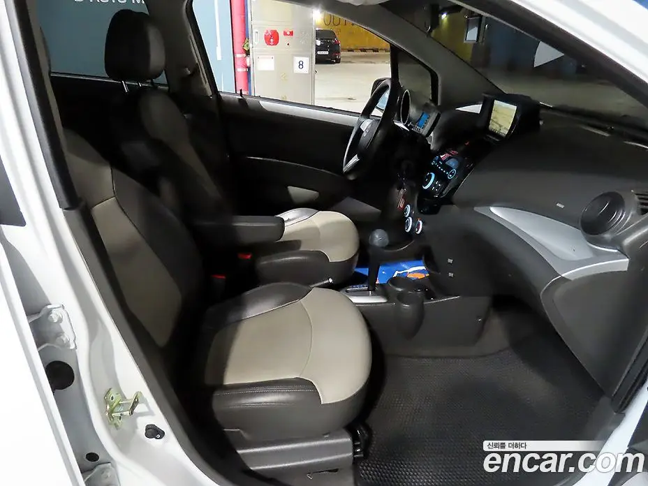 Chevrolet Spark 2012 1.0 автомат (гидро), фото 8