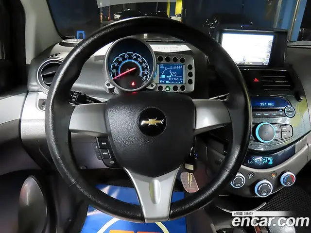 Chevrolet Spark 2012 1.0 автомат (гидро), миниатюра 10