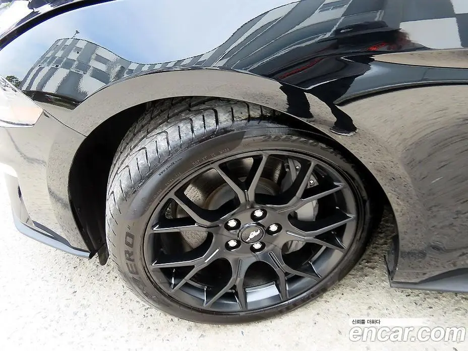 Ford Mustang 2023 2.3 автомат (гидро), фото 18