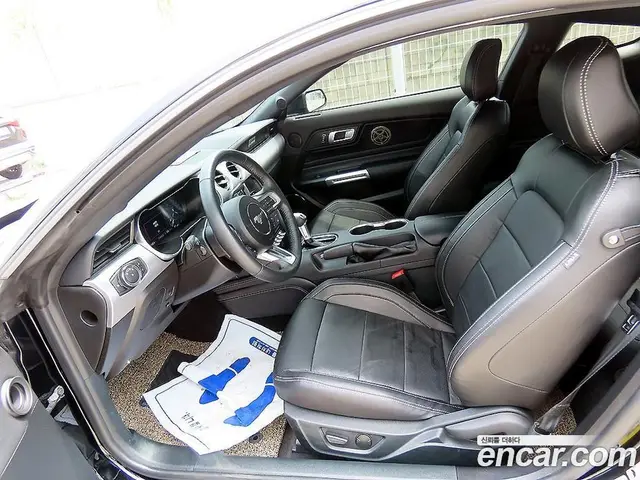 Ford Mustang 2023 2.3 автомат (гидро), миниатюра 5