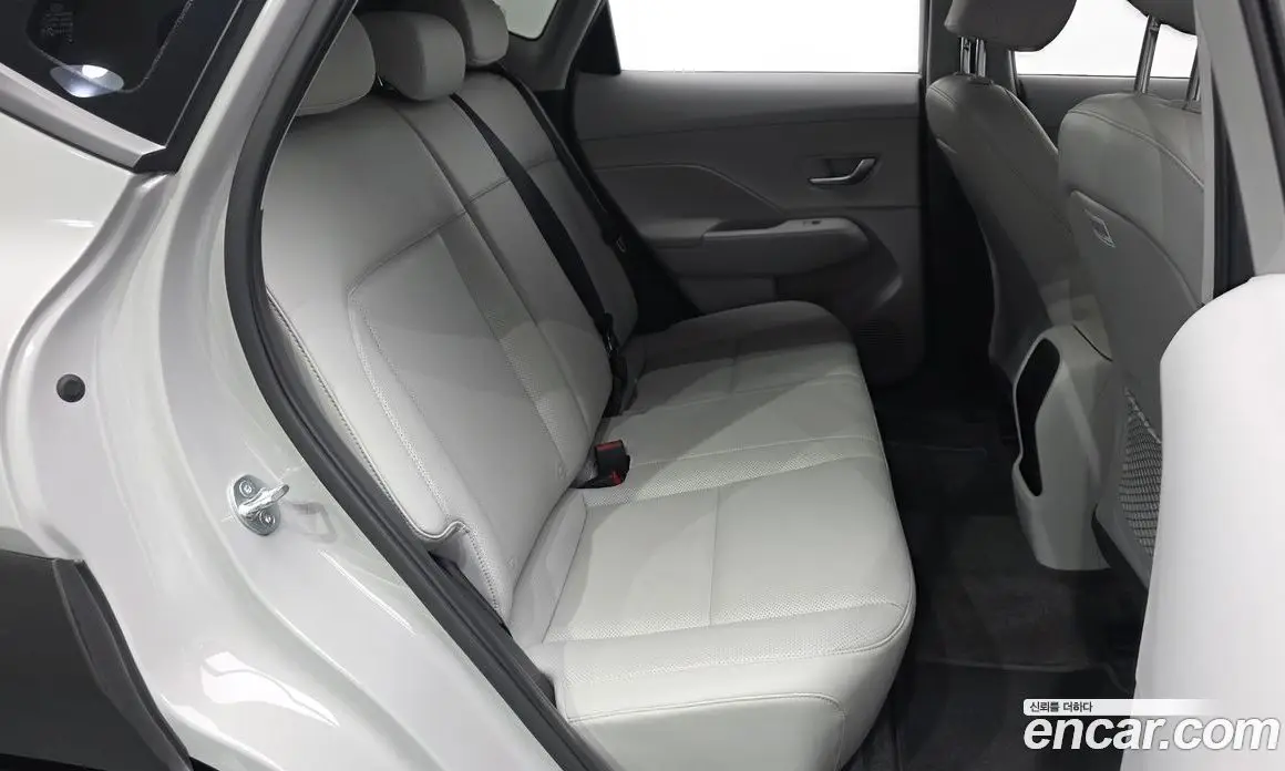 Hyundai Kona 2023 1.6 автомат (гидро), фото 12