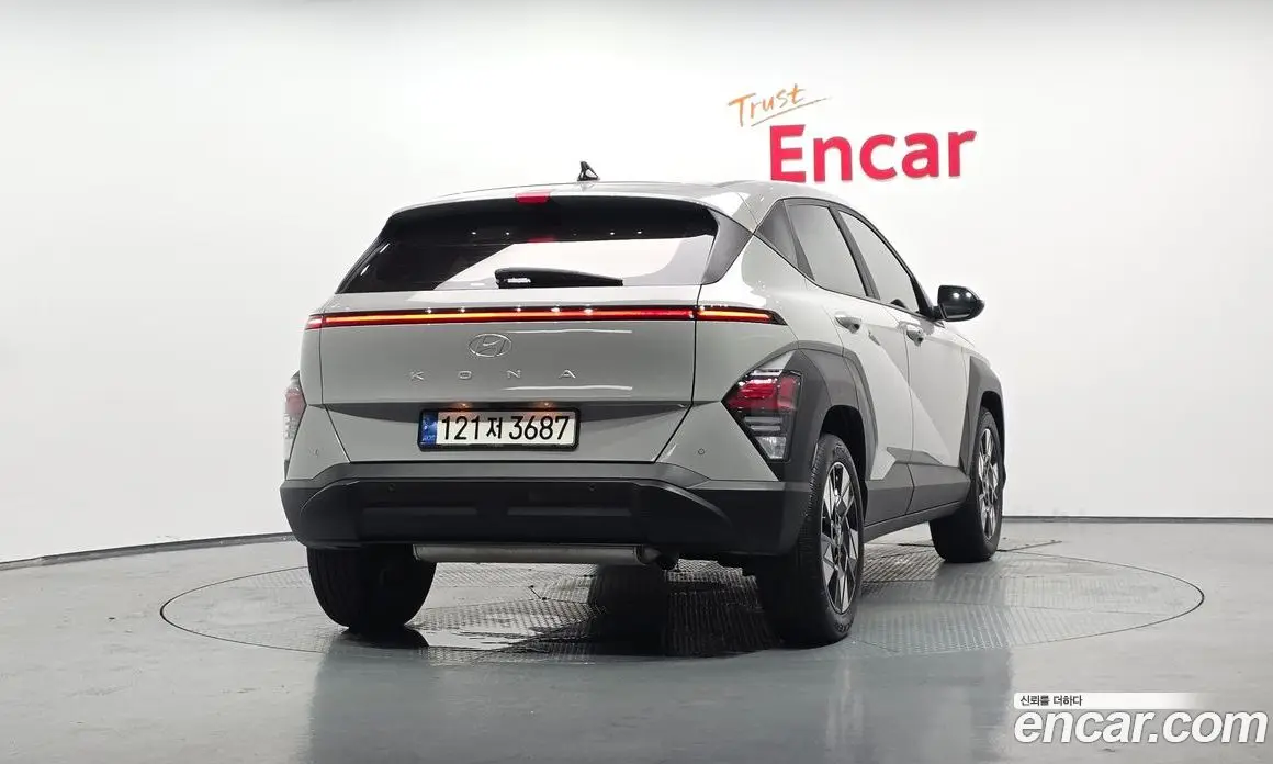 Hyundai Kona 2023 1.6 автомат (гидро), фото 4