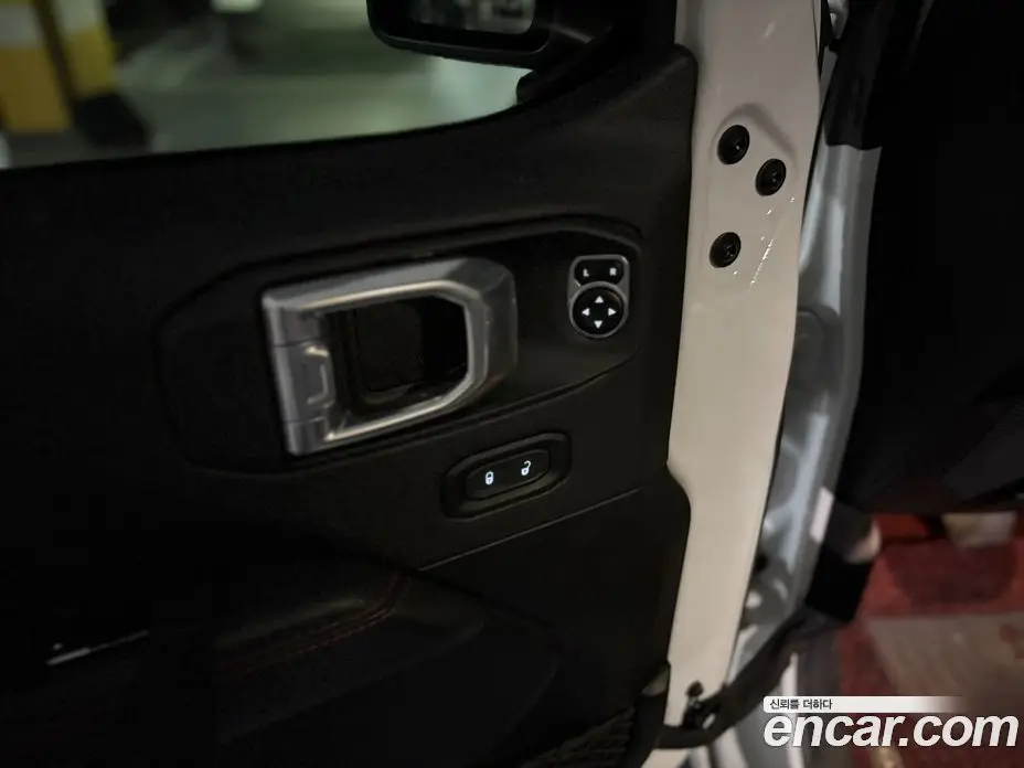 Jeep Wrangler 2021 2.0 автомат (гидро), фото 10 Jeep Wrangler 2021 2.0 автомат (гидро), фото 10