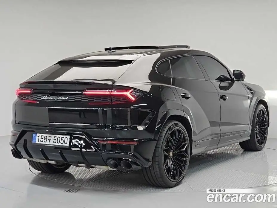 Lamborghini Urus 2026 4.0 автомат (гидро), фото 4 Lamborghini Urus 2026 4.0 автомат (гидро), фото 4