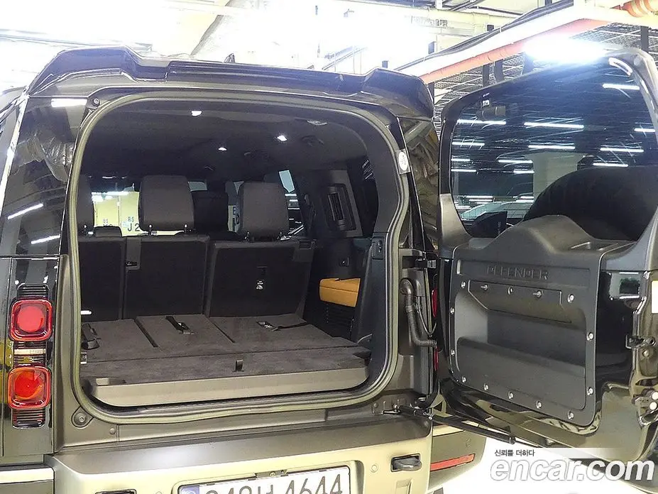 Land Rover Defender 2023 3.0 автомат (гидро), фото 12 Land Rover Defender 2023 3.0 автомат (гидро), фото 12